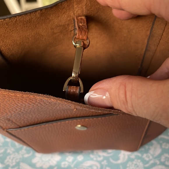 remi & reid Cute Mini Bucket Crossbody Bag in Tan Brown Vegan Leather w/Pouch - Picture 6 of 15